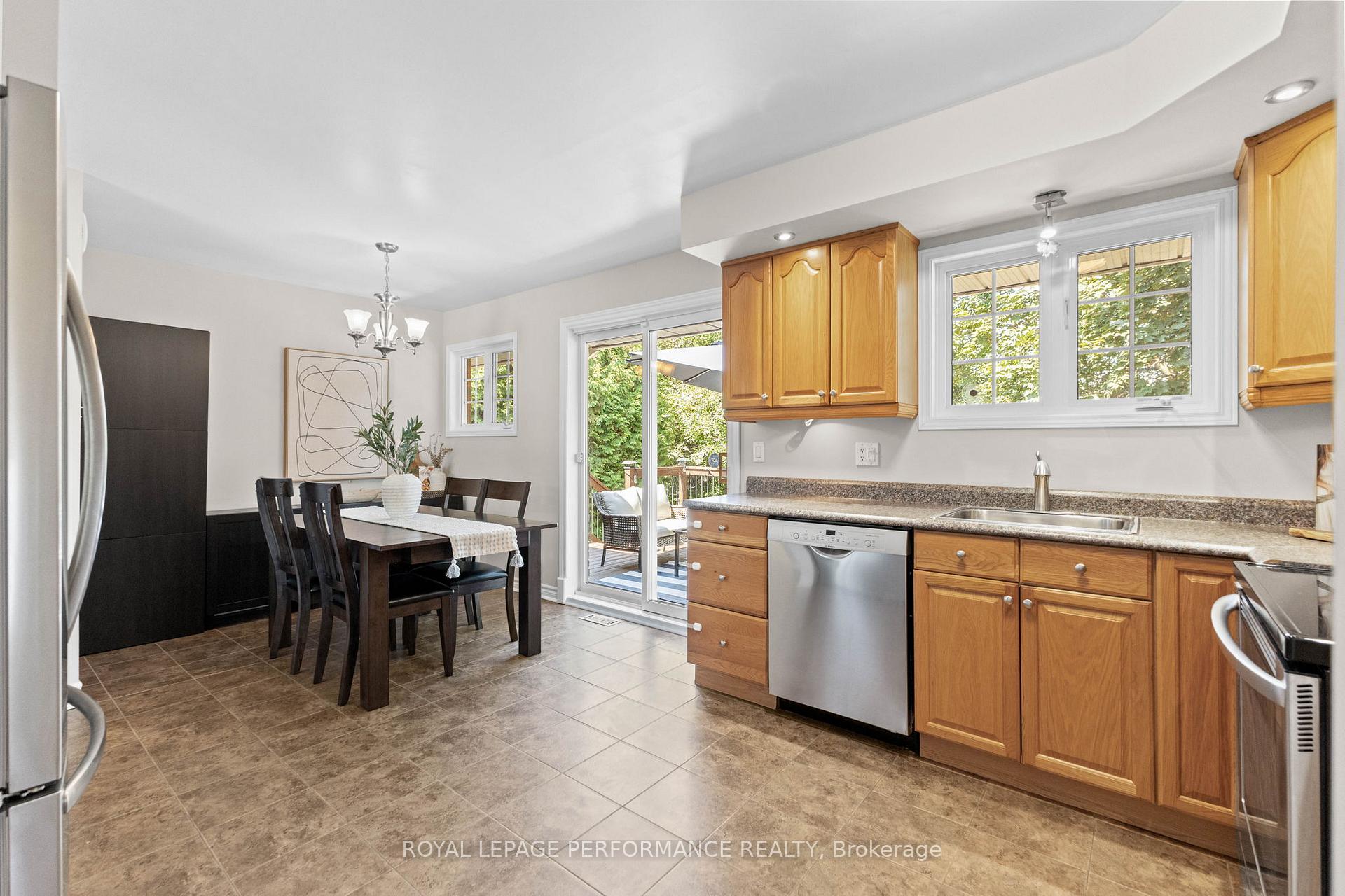 Photo 10 of 705 Pleasant Park Road, Ottawa, Elmvale Acres — HOMEH