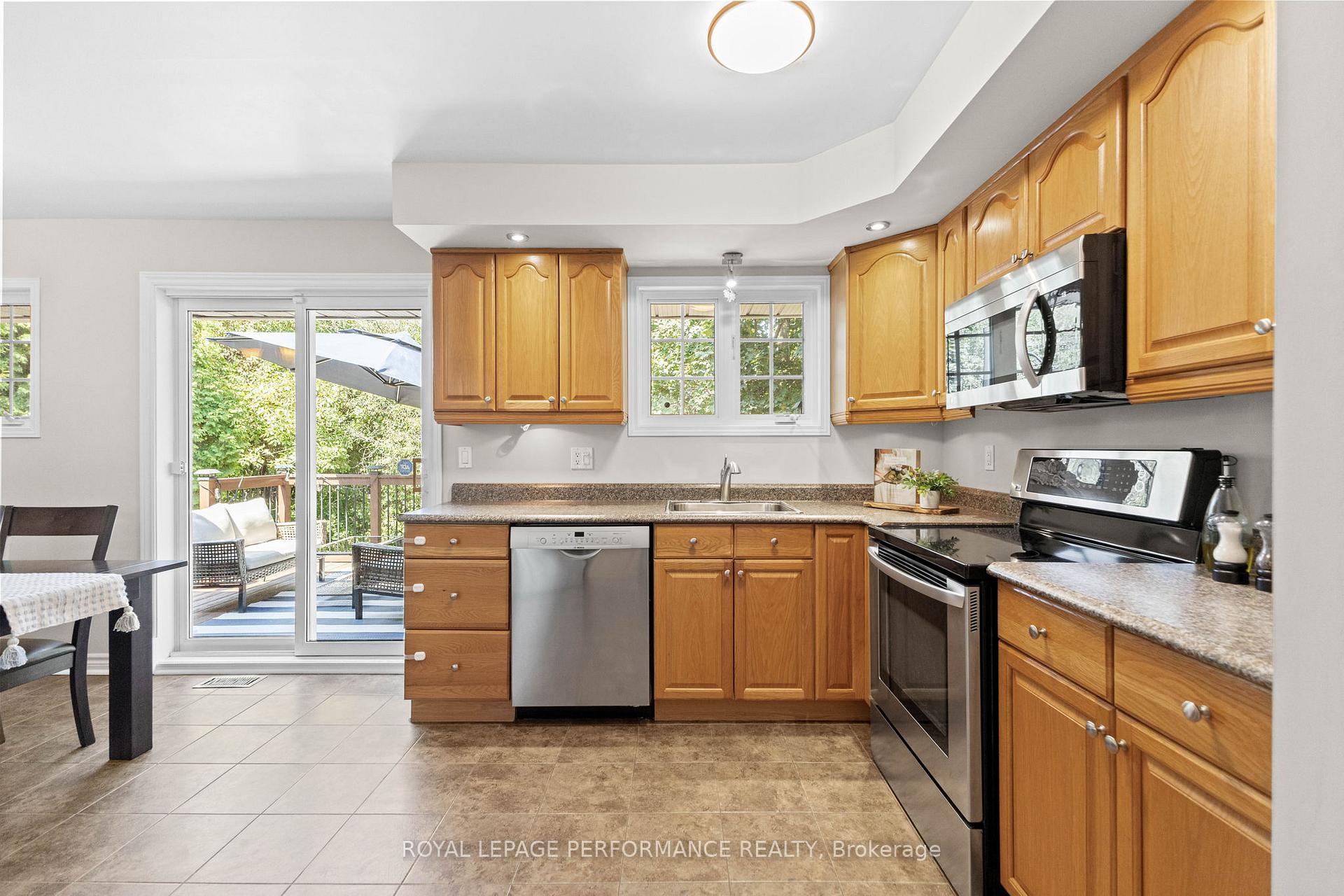 Photo 9 of 705 Pleasant Park Road, Ottawa, Elmvale Acres — HOMEH