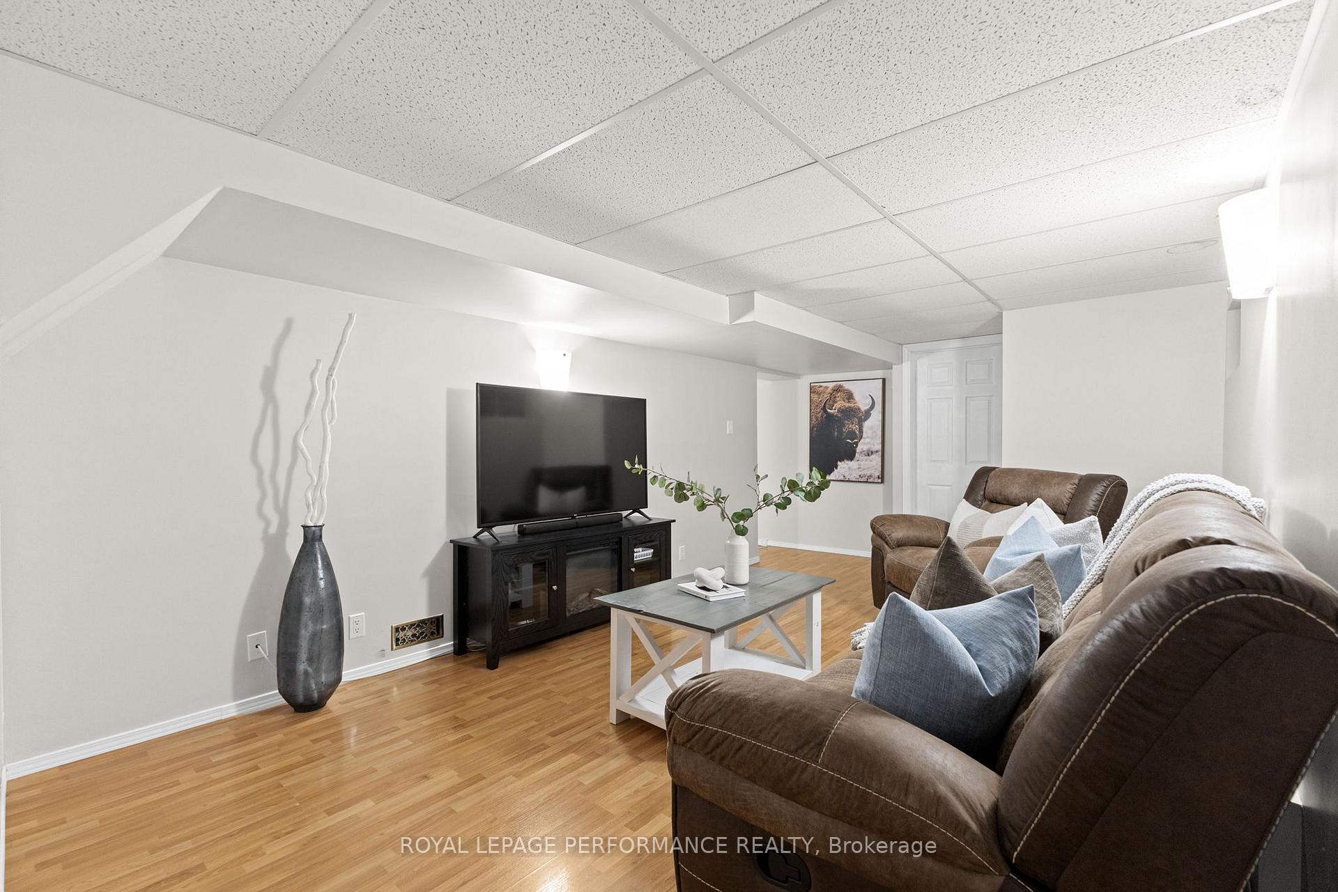 Photo 19 of 705 Pleasant Park Road, Ottawa, Elmvale Acres — HOMEH