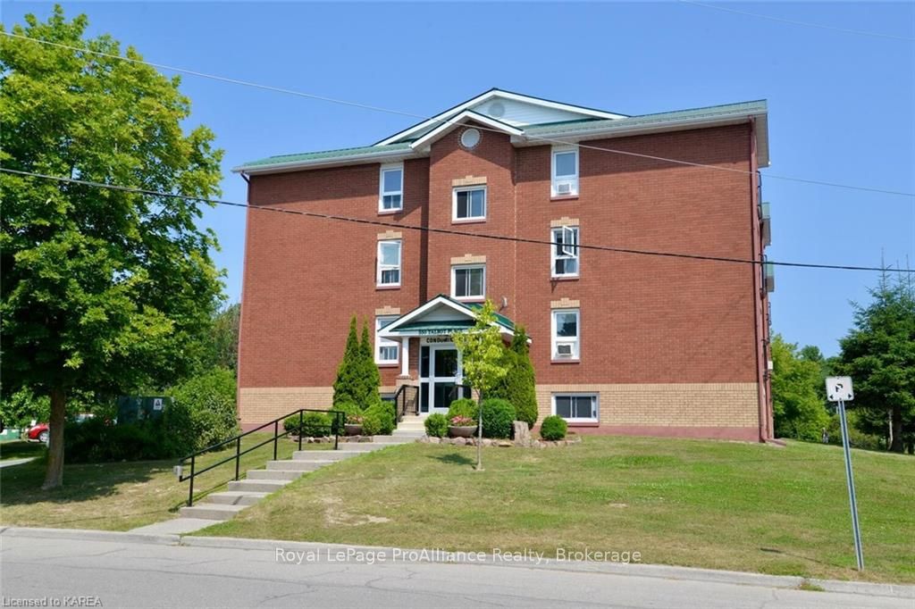 Photo 3 of Unit 202, 550 Talbot Place, Gananoque — HOMEH