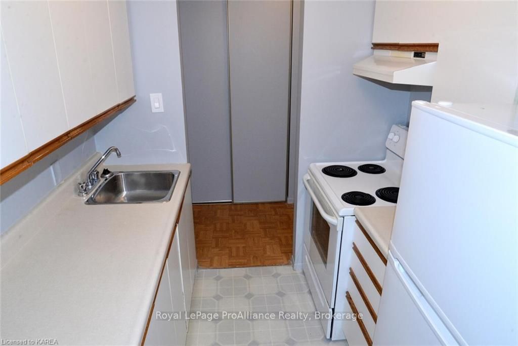Photo 9 of Unit 202, 550 Talbot Place, Gananoque — HOMEH