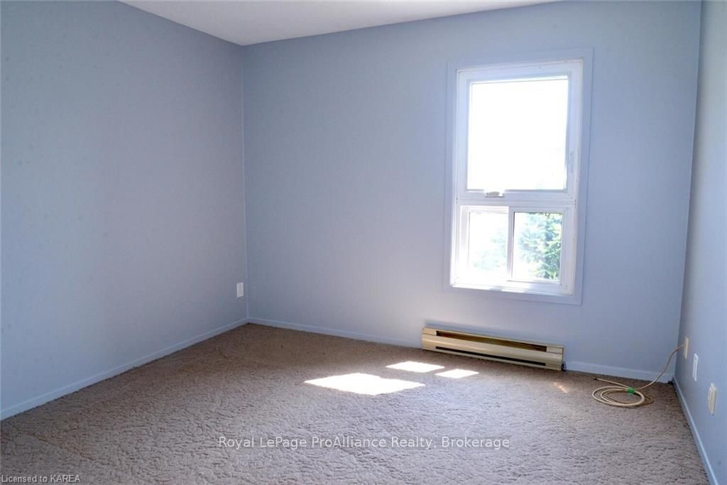 Photo 16 of Unit 202, 550 Talbot Place, Gananoque — HOMEH