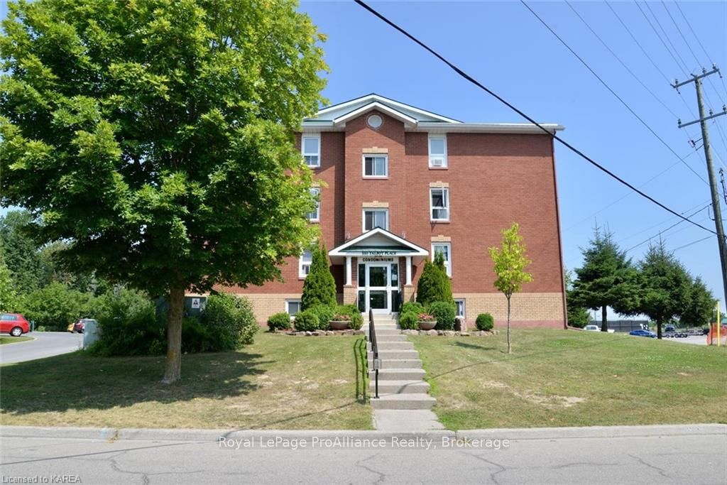 Photo 2 of Unit 202, 550 Talbot Place, Gananoque — HOMEH