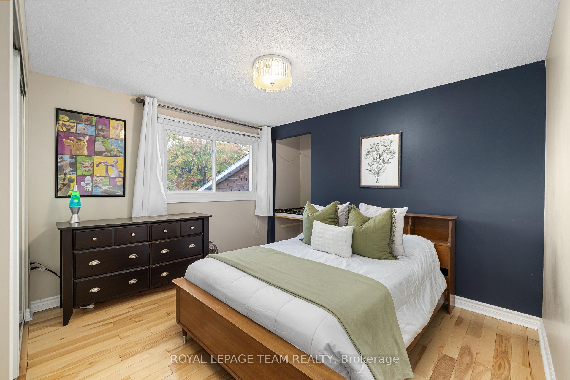 Photo 21 of 4397 Whittaker Crescent, Ottawa, Pineview — HOMEH
