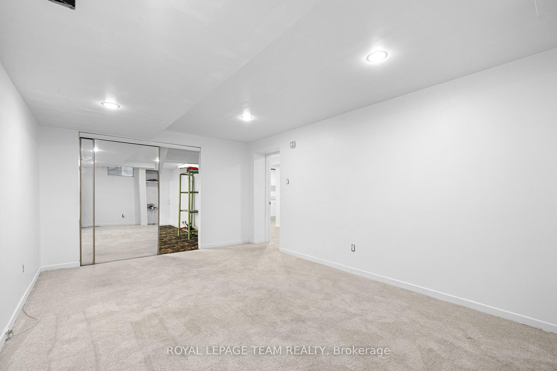 Photo 25 of 4397 Whittaker Crescent, Ottawa, Pineview — HOMEH