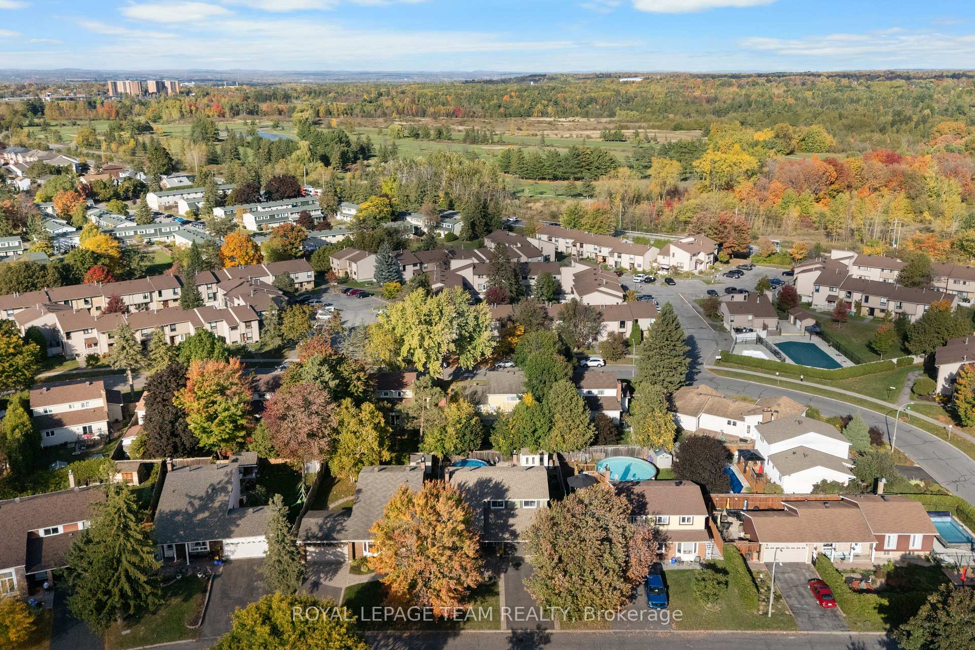 Photo 31 of 4397 Whittaker Crescent, Ottawa, Pineview — HOMEH