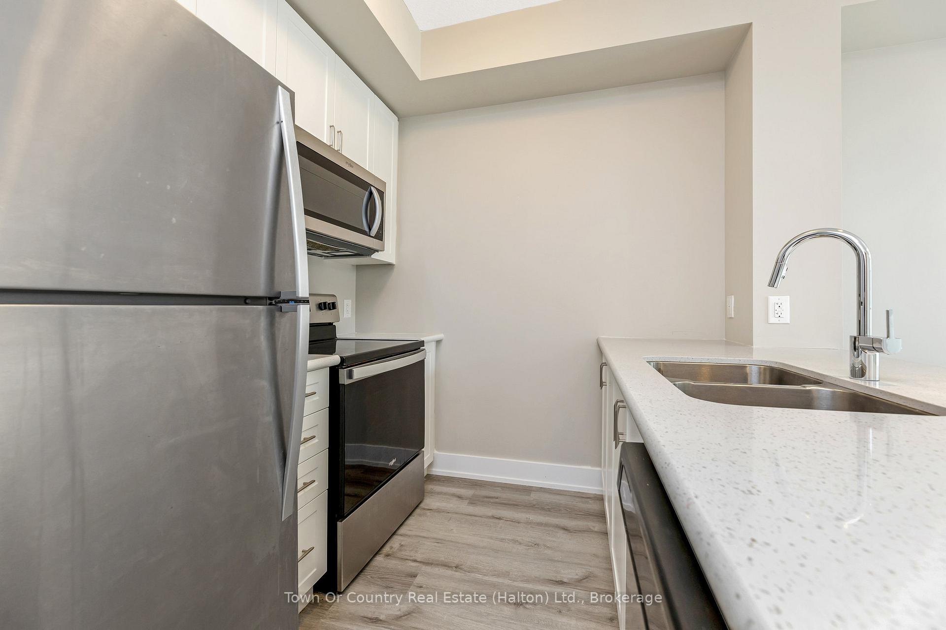 Photo 6 of Unit 324, 450 Dundas Street E, Hamilton, Waterdown — HOMEH