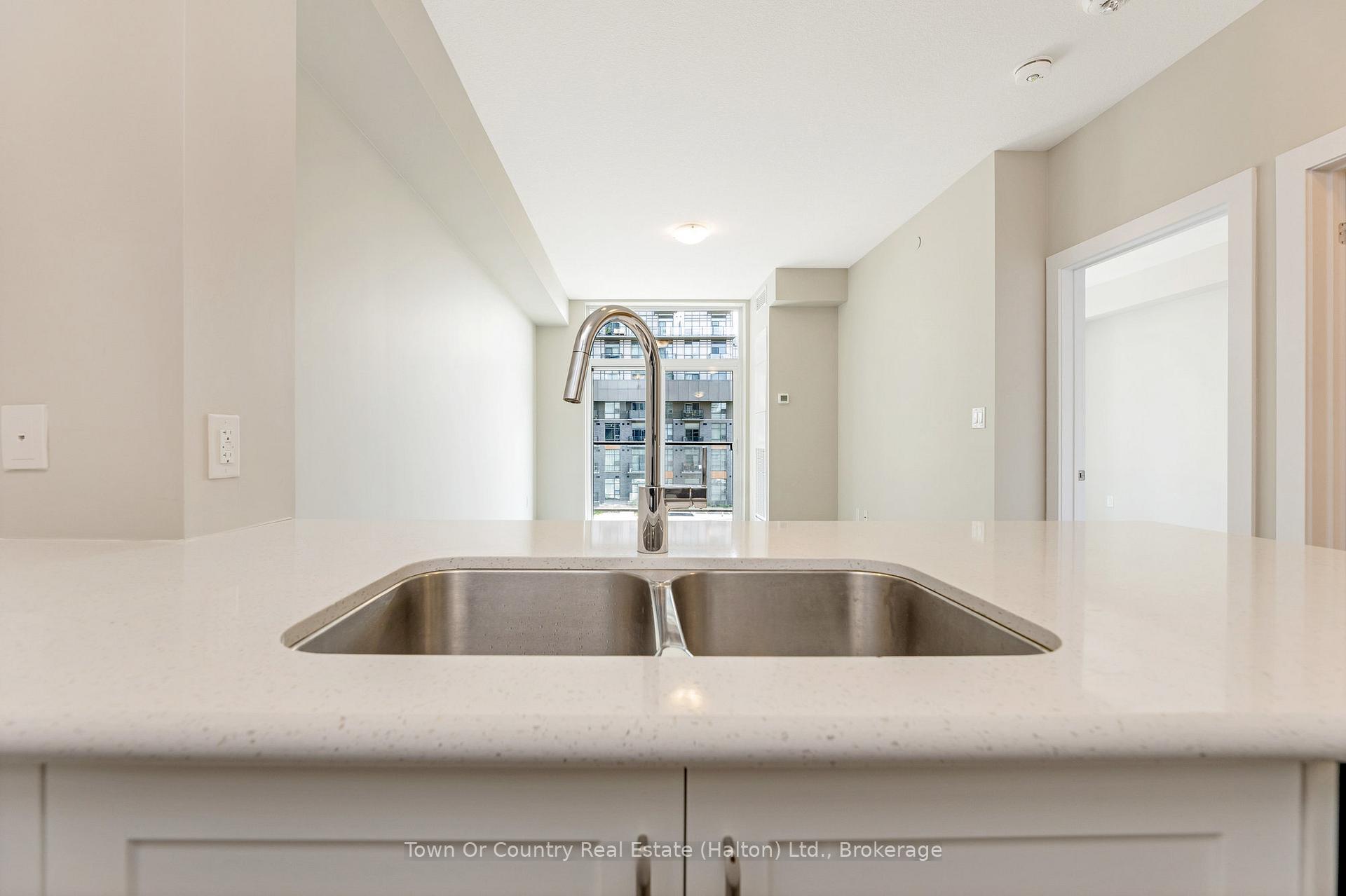 Photo 7 of Unit 324, 450 Dundas Street E, Hamilton, Waterdown — HOMEH