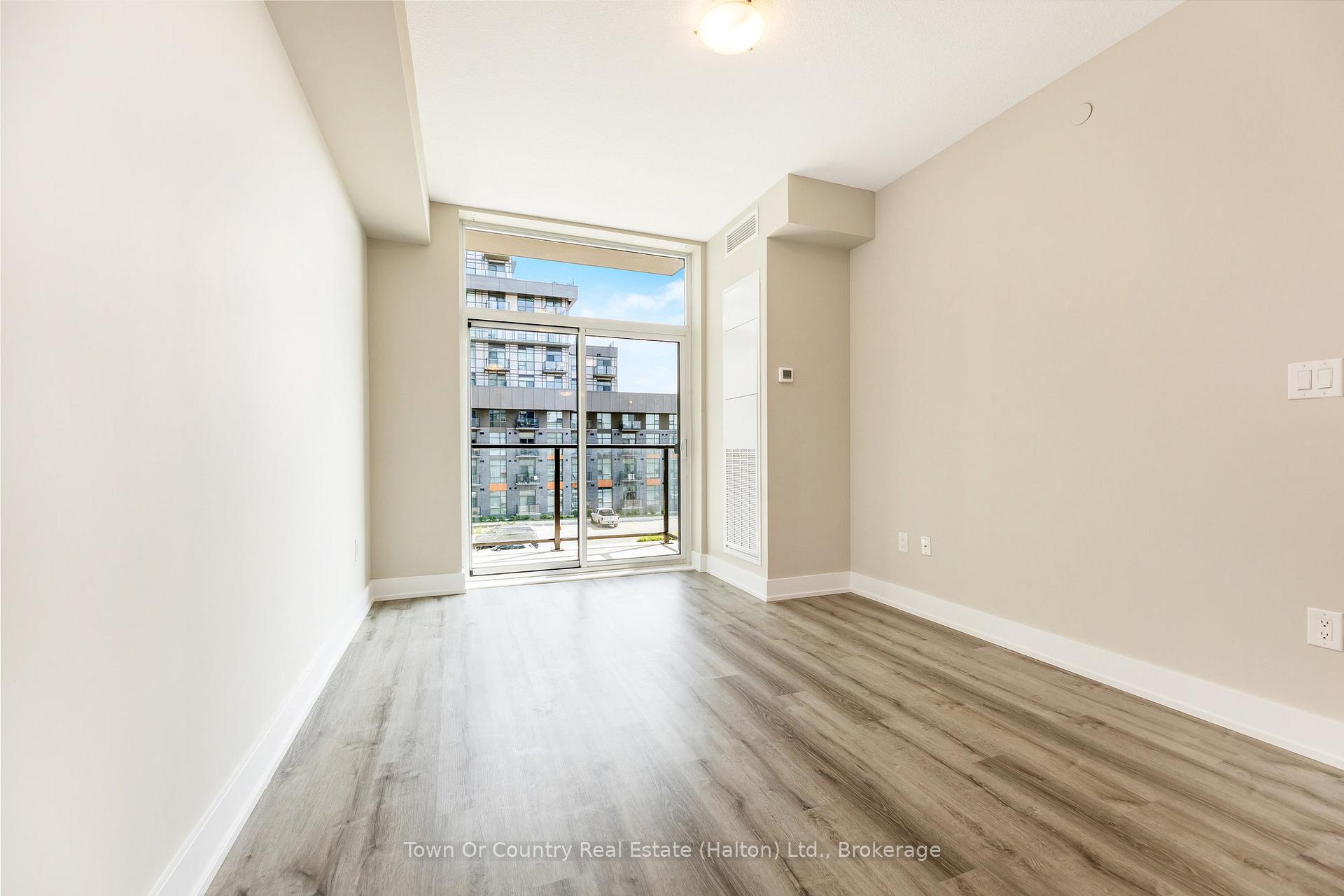 Photo 10 of Unit 324, 450 Dundas Street E, Hamilton, Waterdown — HOMEH