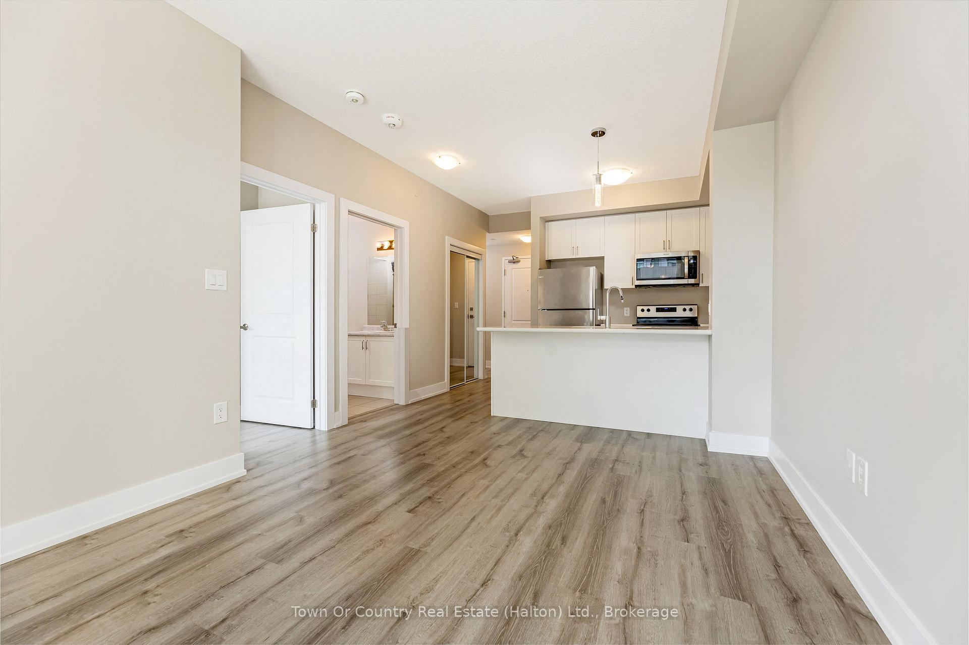 Photo 12 of Unit 324, 450 Dundas Street E, Hamilton, Waterdown — HOMEH