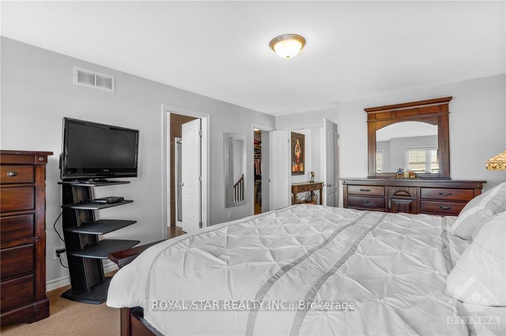 Photo 11 of 715 Hazelnut Crescent, Ottawa, Blossom Park/Kemp Park/Findlay Creek — HOMEH