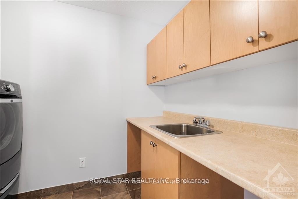 Photo 18 of 715 Hazelnut Crescent, Ottawa, Blossom Park/Kemp Park/Findlay Creek — HOMEH