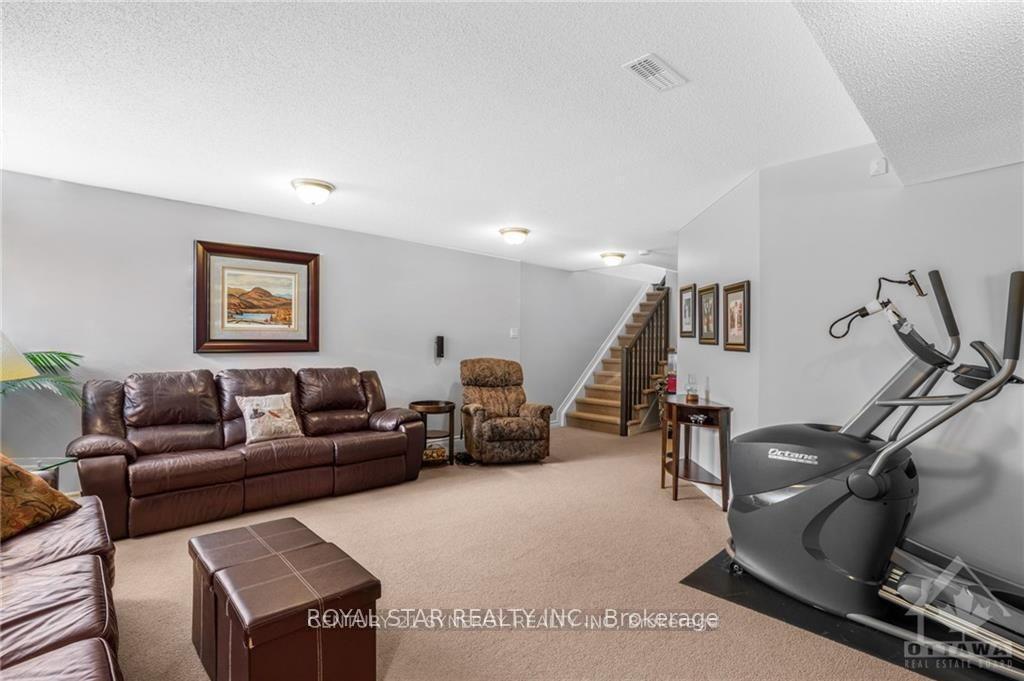 Photo 20 of 715 Hazelnut Crescent, Ottawa, Blossom Park/Kemp Park/Findlay Creek — HOMEH
