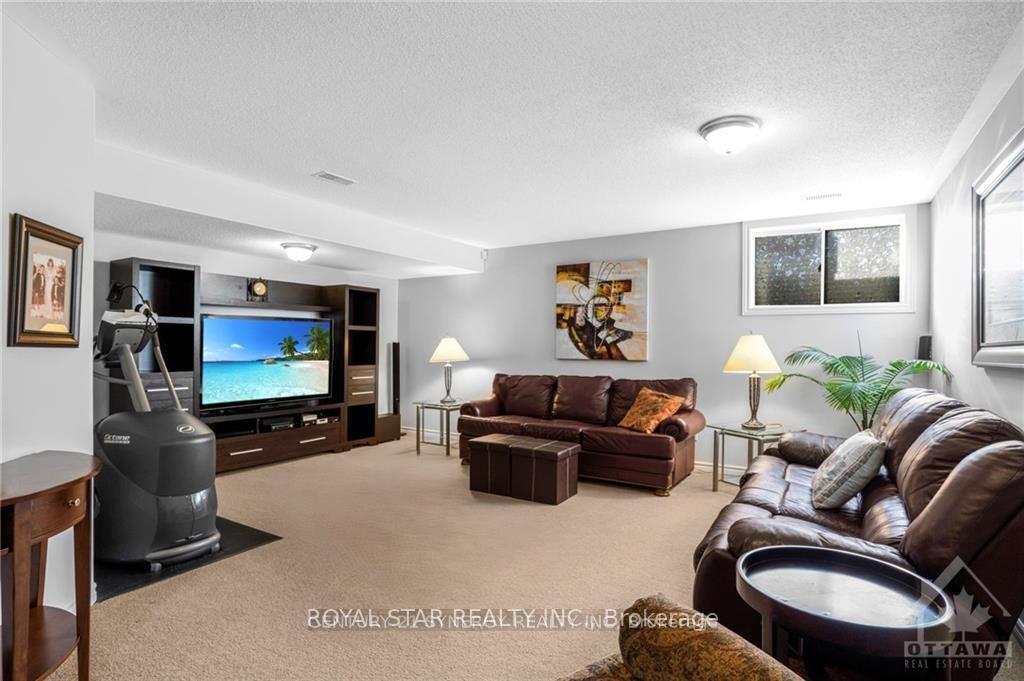 Photo 19 of 715 Hazelnut Crescent, Ottawa, Blossom Park/Kemp Park/Findlay Creek — HOMEH