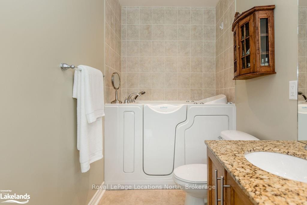 Photo 24 of Unit 308, 4 Brandy Lane Drive, Collingwood — HOMEH