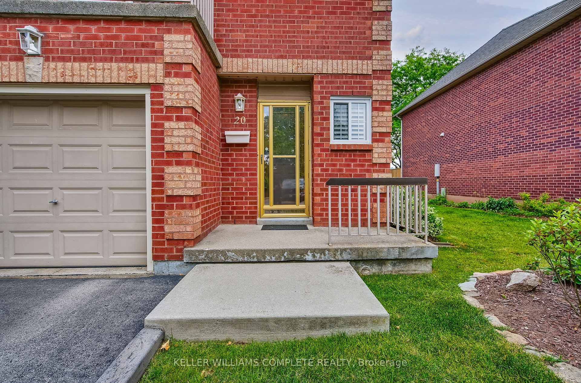 Photo 2 of Unit 20, 34 Dynasty Avenue, Hamilton, Stoney Creek — HOMEH