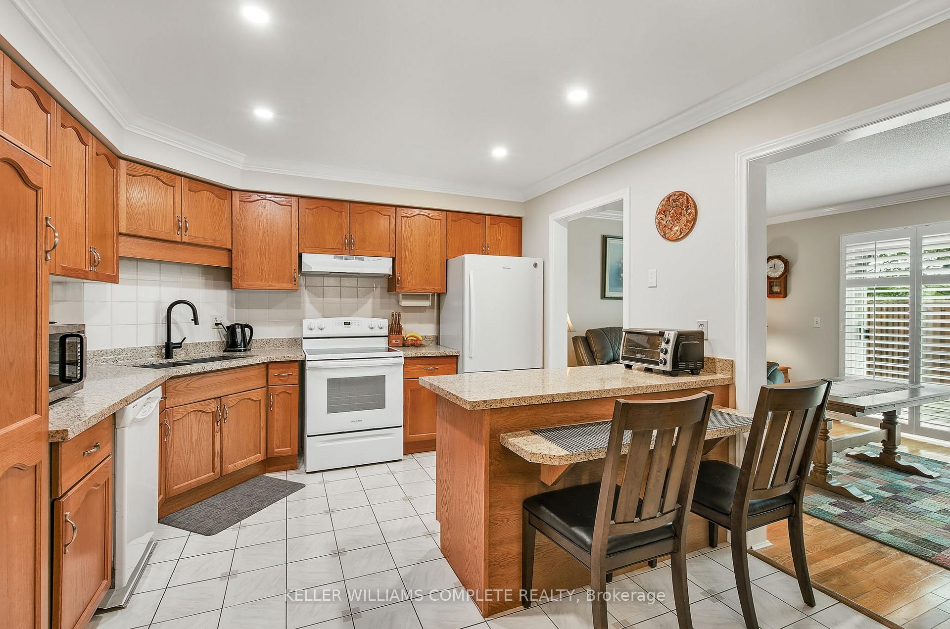 Photo 7 of Unit 20, 34 Dynasty Avenue, Hamilton, Stoney Creek — HOMEH
