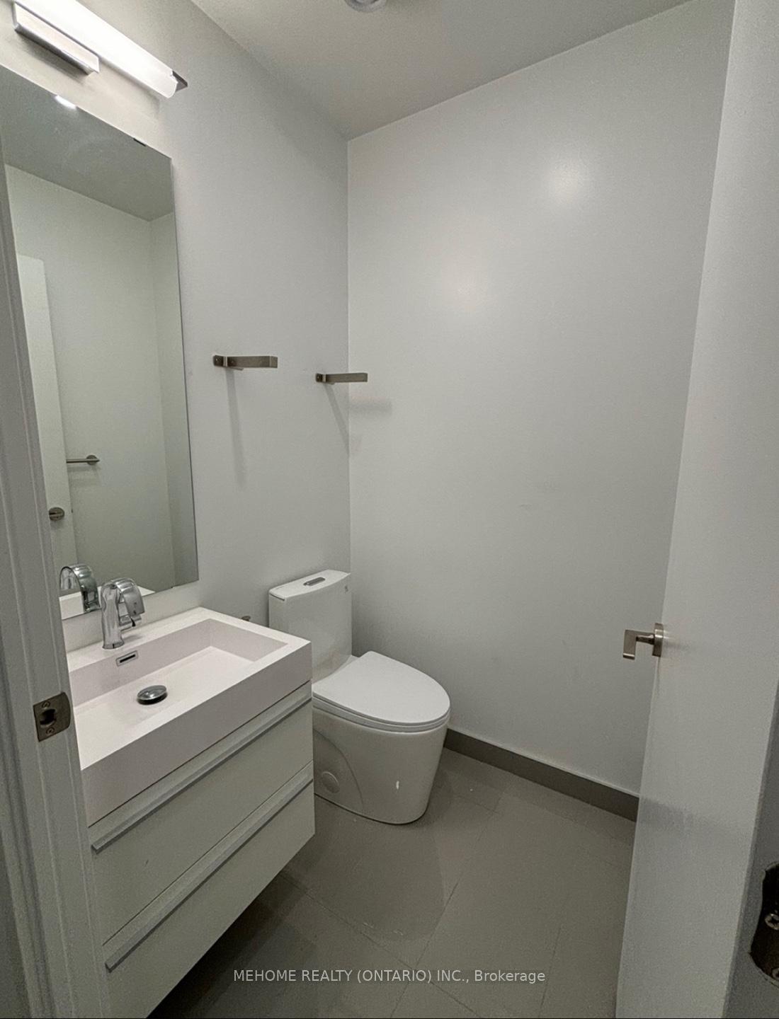 Photo 3 of Unit 2101, 39 Roehampton Avenue, Toronto, Mount Pleasant West — HOMEH