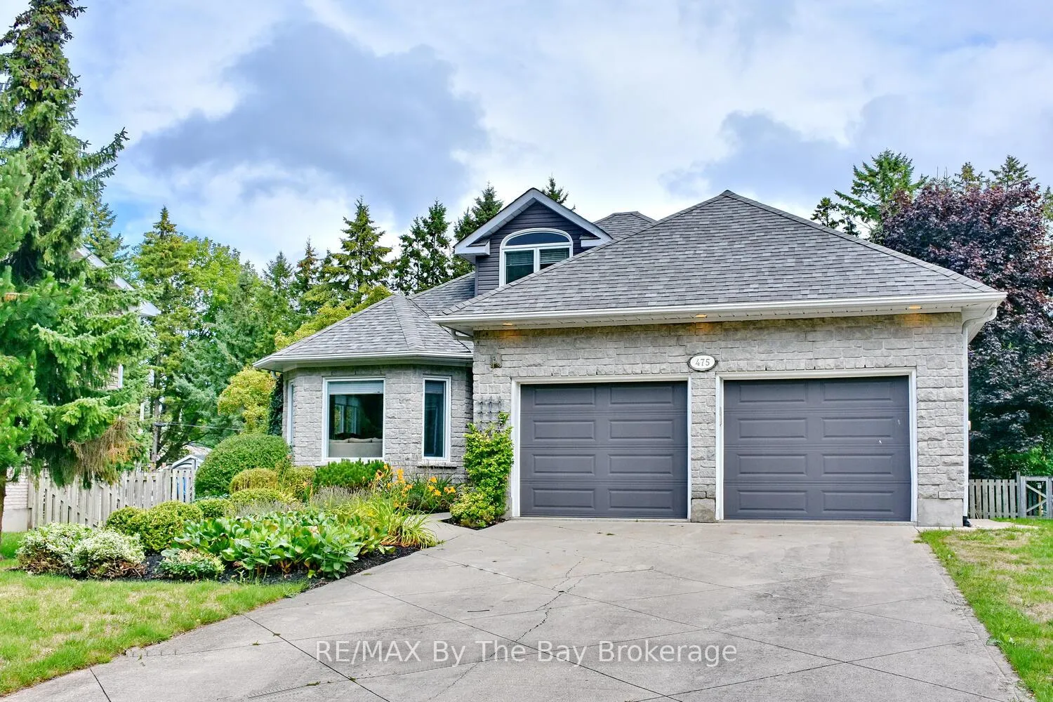 Photo 1 of 475 Minnesota Street, Collingwood — HOMEH