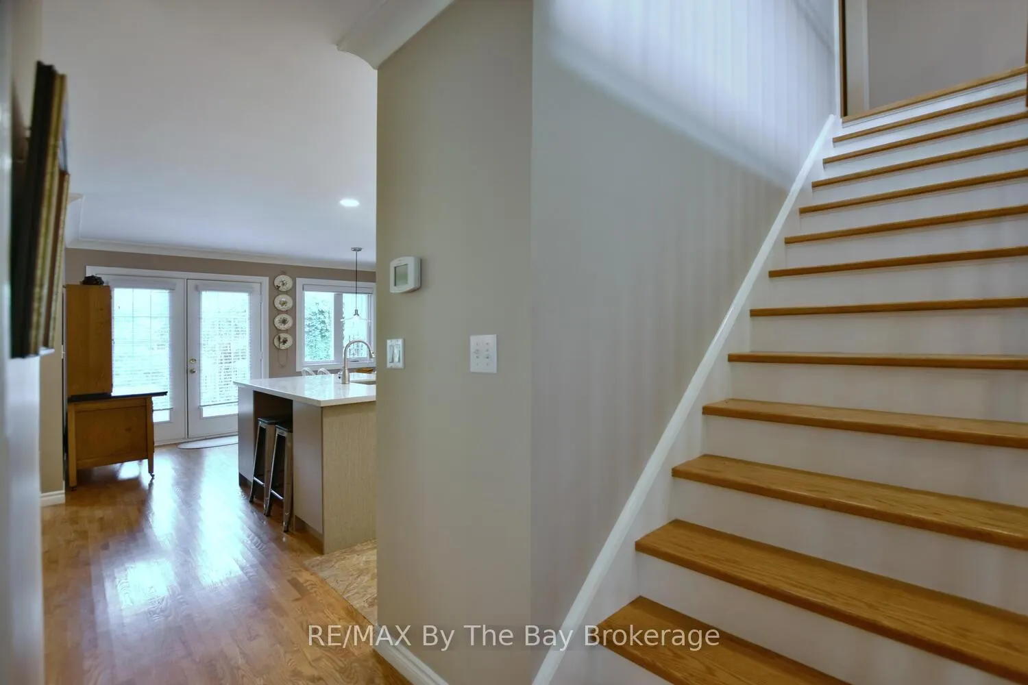 Photo 16 of 475 Minnesota Street, Collingwood — HOMEH