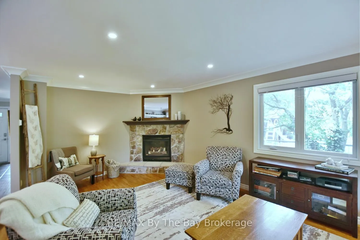 Photo 19 of 475 Minnesota Street, Collingwood — HOMEH