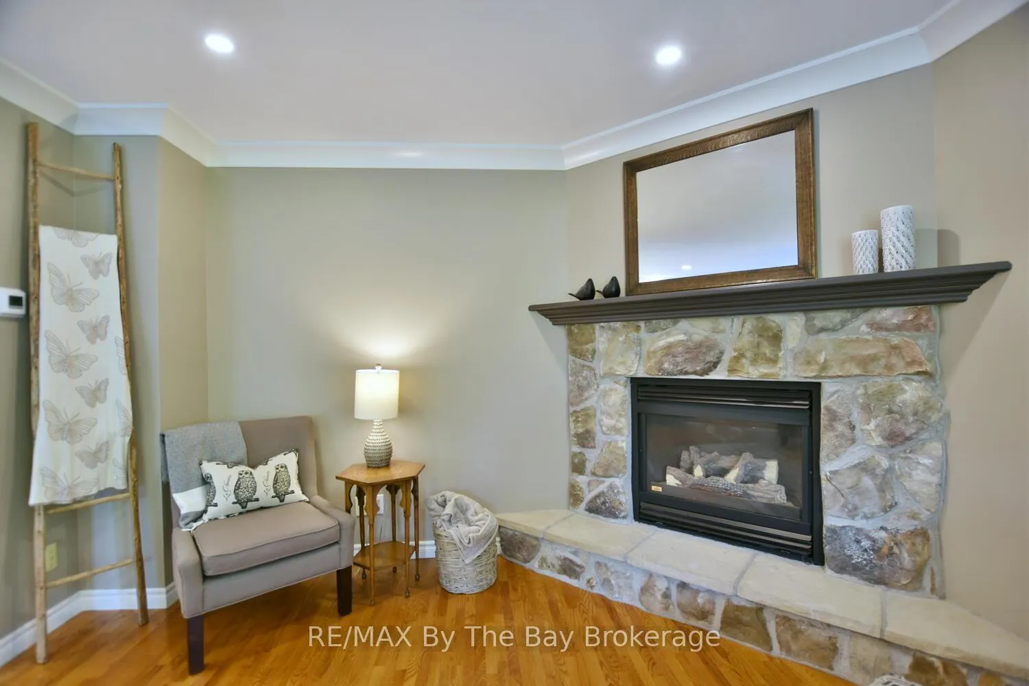 Photo 20 of 475 Minnesota Street, Collingwood — HOMEH