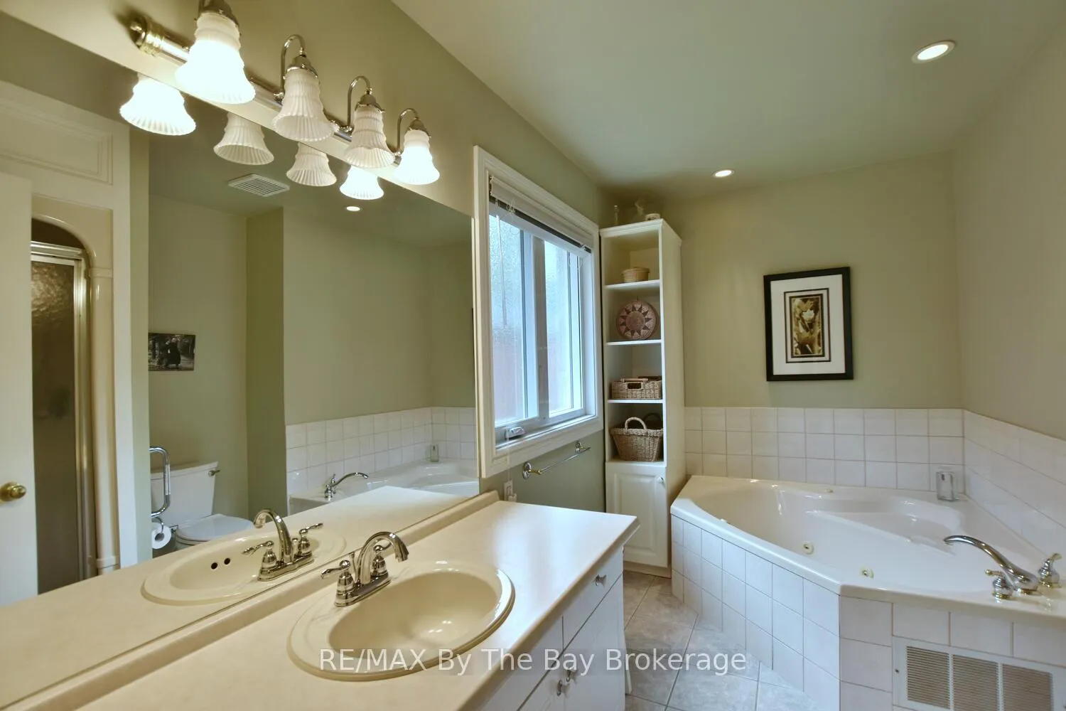 Photo 31 of 475 Minnesota Street, Collingwood — HOMEH