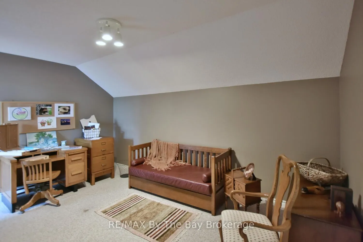 Photo 40 of 475 Minnesota Street, Collingwood — HOMEH