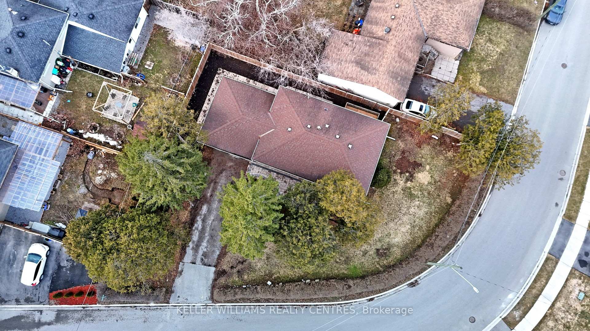 Photo 23 of 14 Algonquin Crescent, Aurora, Aurora Heights — HOMEH