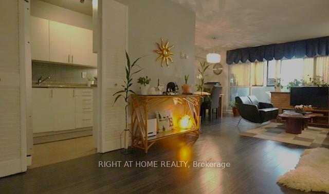 Photo 3 of Unit 411, 5 Massey Square, Toronto, Crescent Town — HOMEH