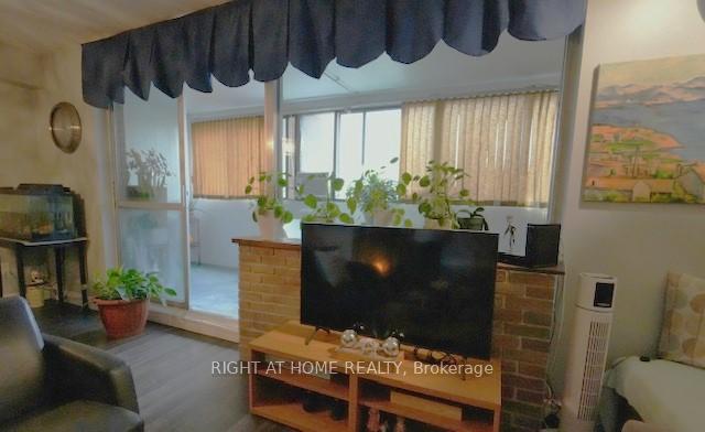Photo 9 of Unit 411, 5 Massey Square, Toronto, Crescent Town — HOMEH