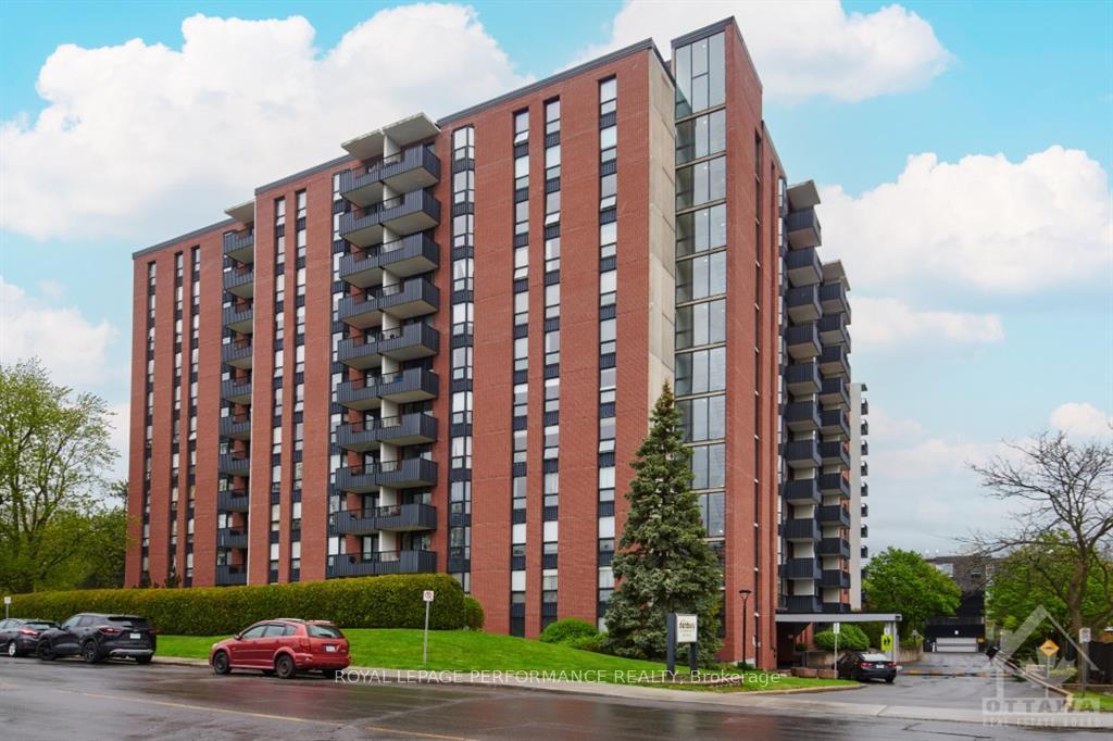 Front of Unit 102, 2951 Riverside Drive