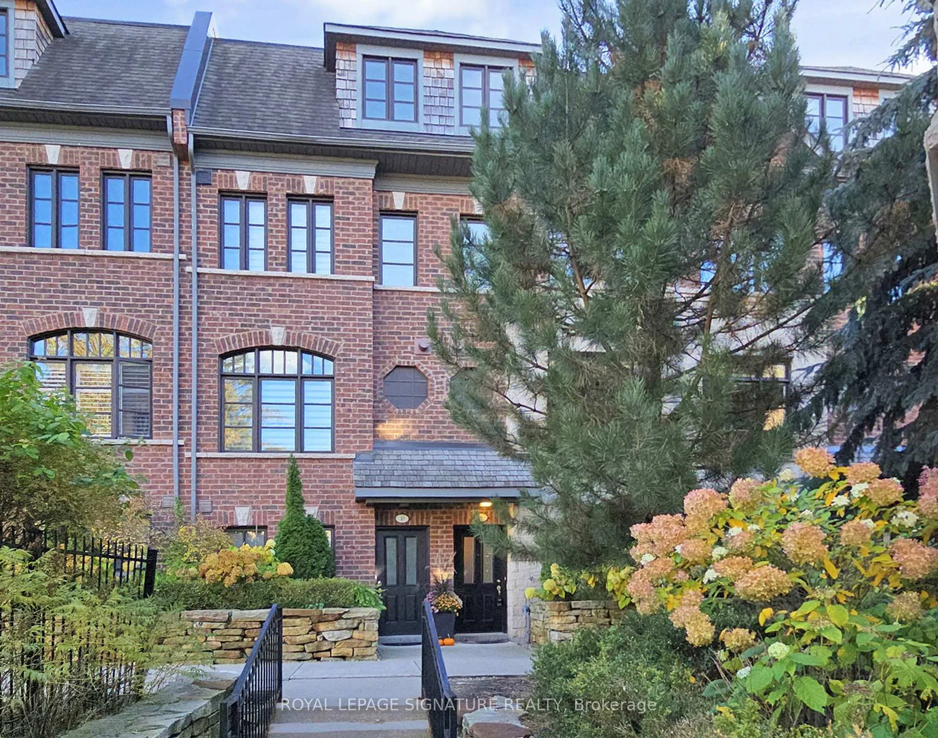 Photo 1 of 8 Agar Lane, Vaughan, West Woodbridge — HOMEH
