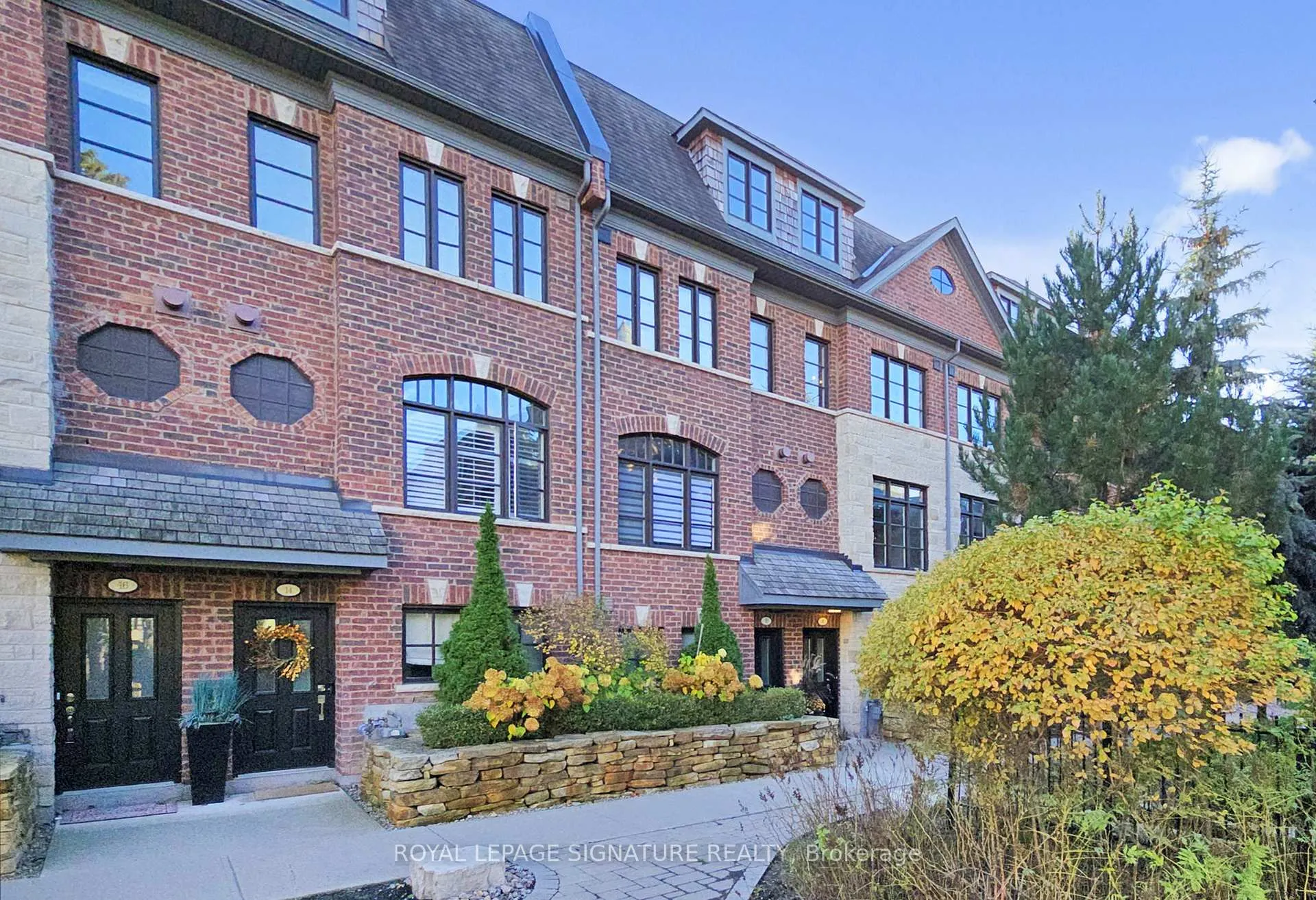 Photo 2 of 8 Agar Lane, Vaughan, West Woodbridge — HOMEH