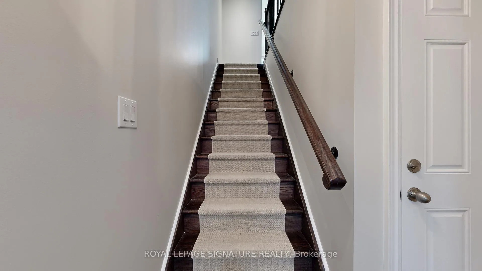 Photo 8 of 8 Agar Lane, Vaughan, West Woodbridge — HOMEH