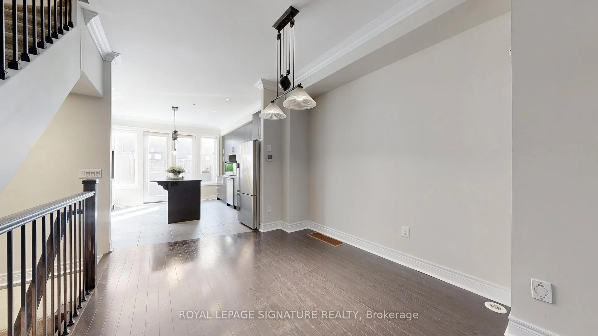 Photo 21 of 8 Agar Lane, Vaughan, West Woodbridge — HOMEH