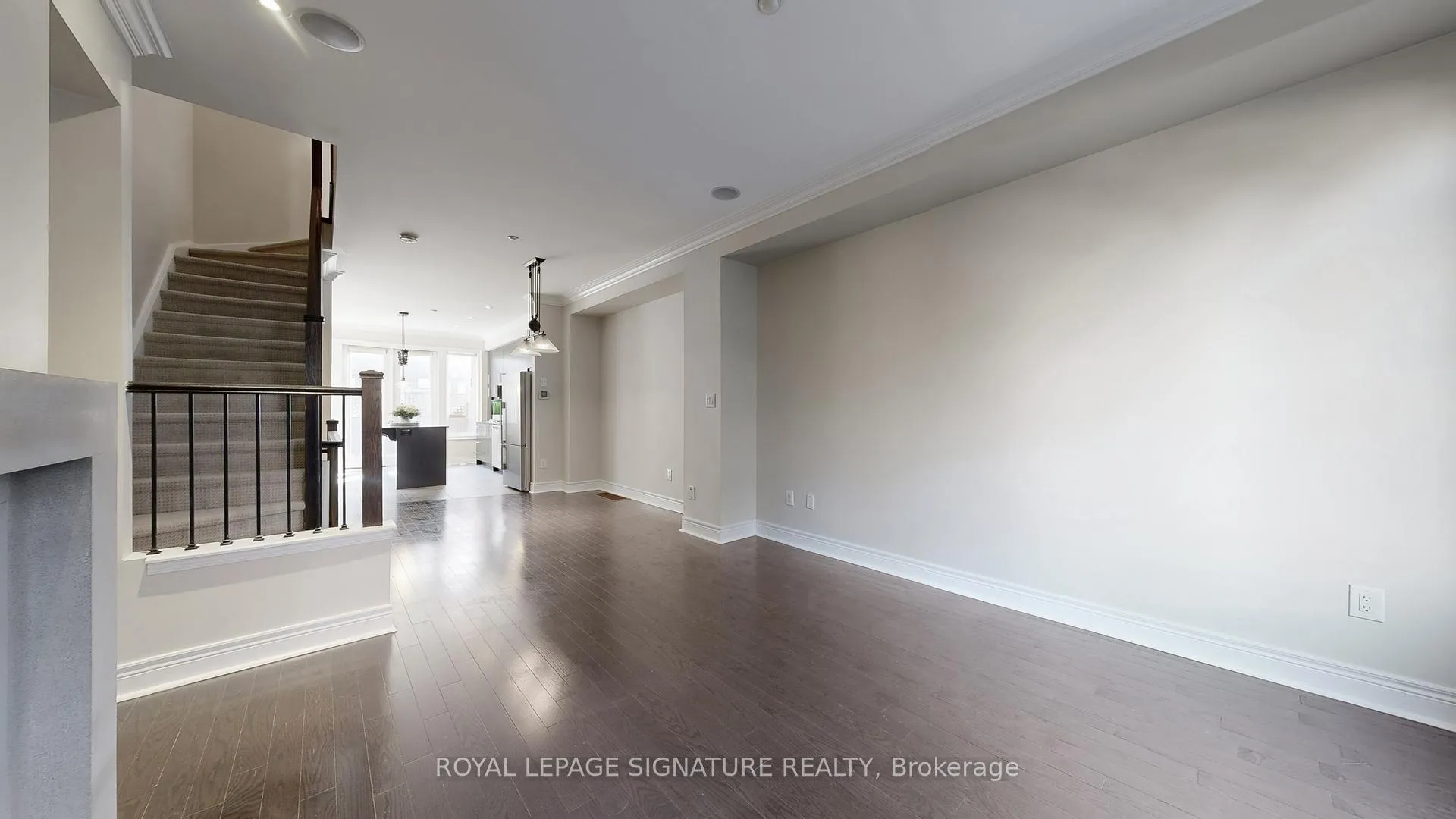 Photo 22 of 8 Agar Lane, Vaughan, West Woodbridge — HOMEH