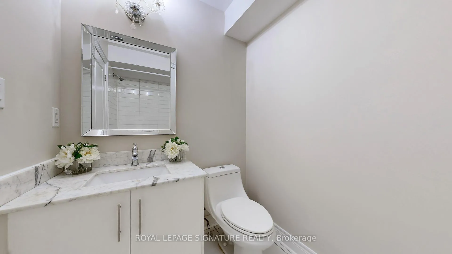 Photo 28 of 8 Agar Lane, Vaughan, West Woodbridge — HOMEH