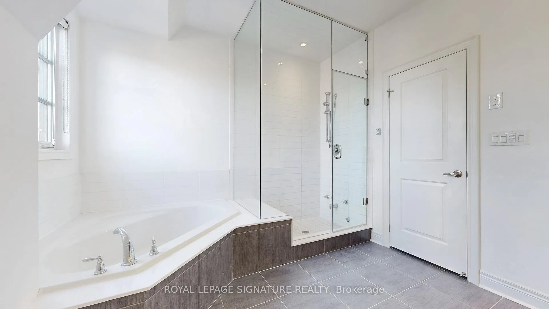 Photo 35 of 8 Agar Lane, Vaughan, West Woodbridge — HOMEH
