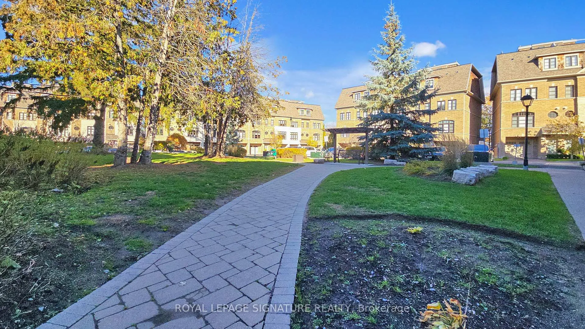 Photo 41 of 8 Agar Lane, Vaughan, West Woodbridge — HOMEH