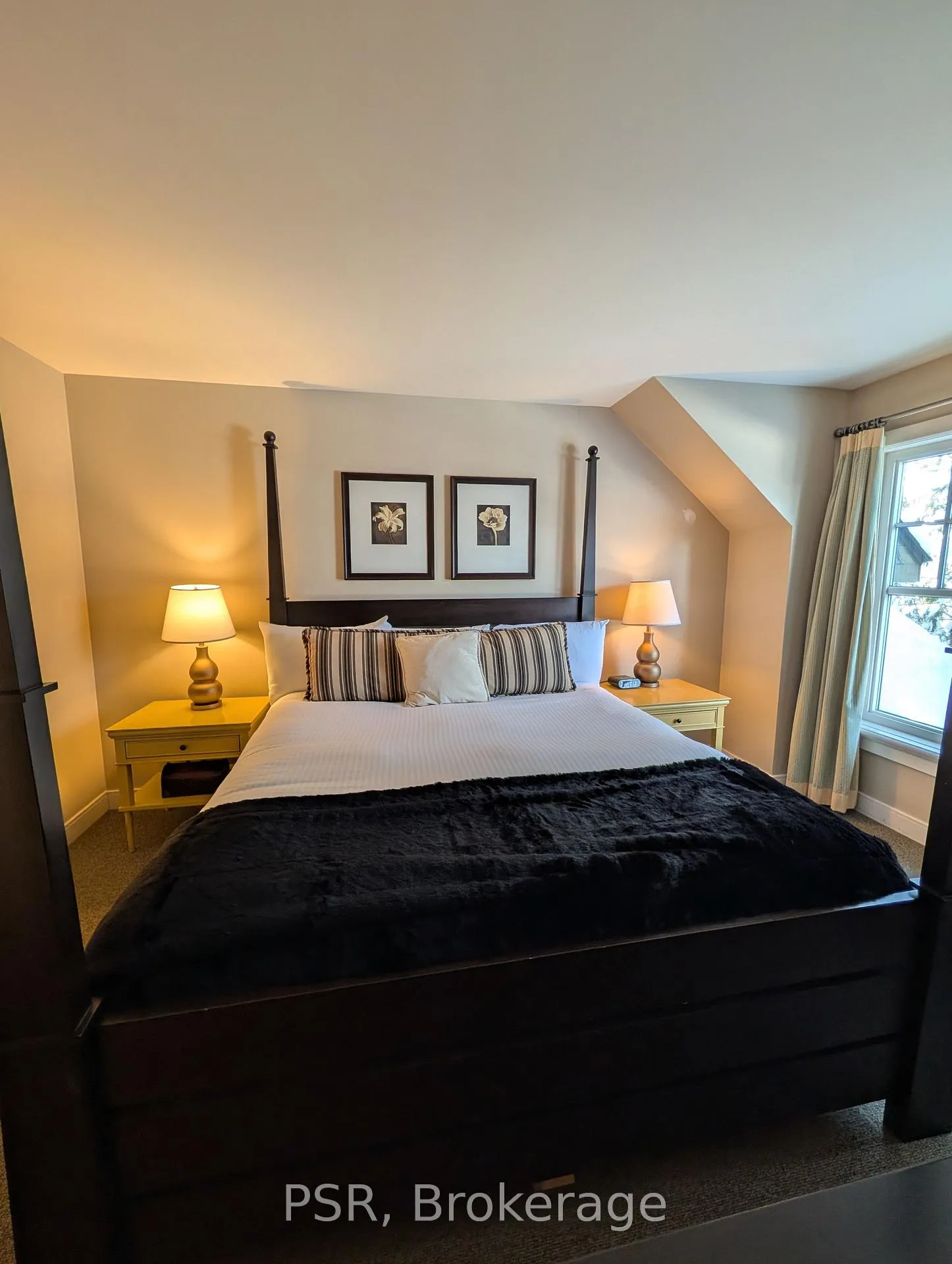 Photo 9 of Unit 14, 304 Emerald Hill, Seguin — HOMEH