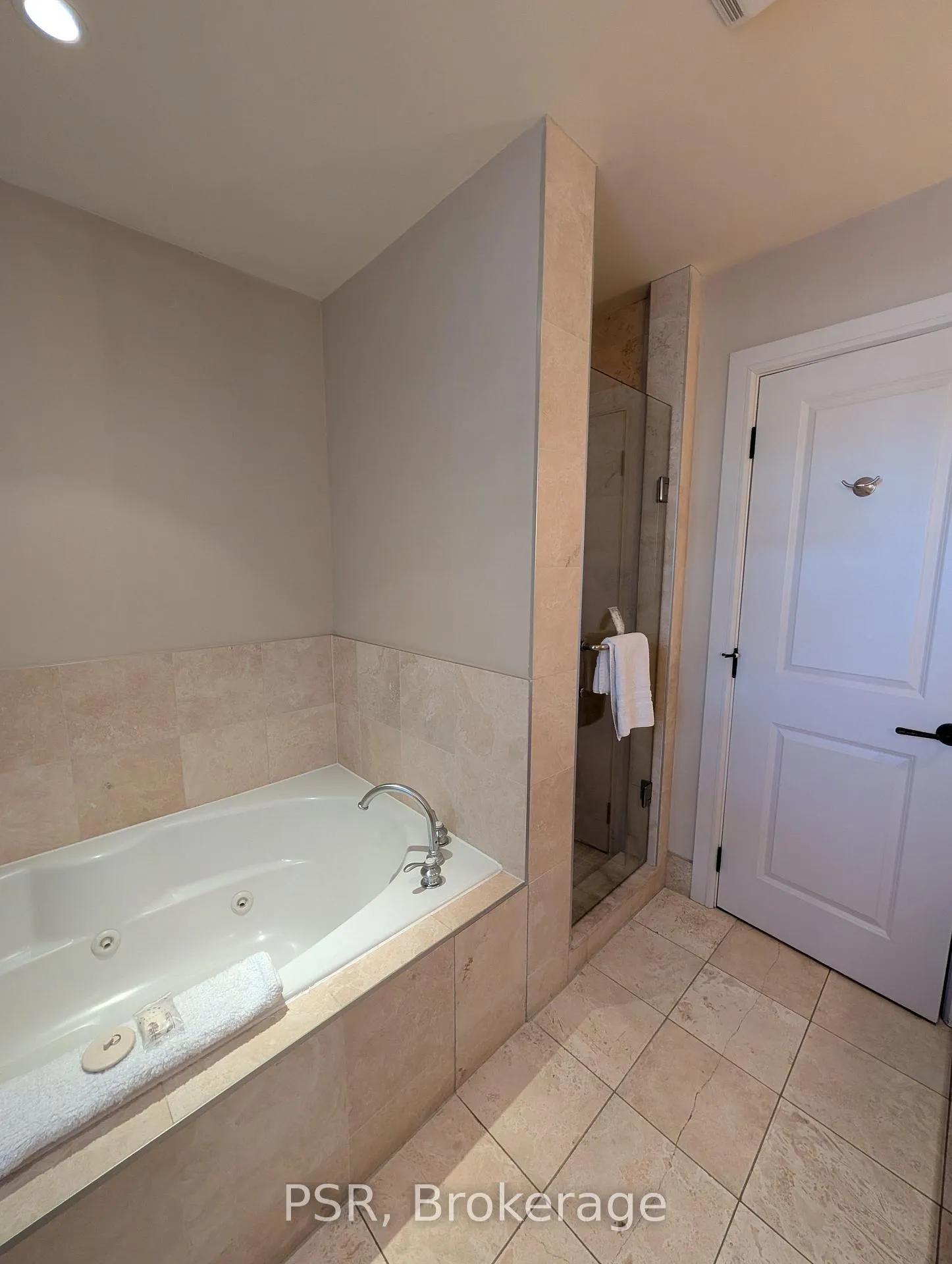 Photo 12 of Unit 14, 304 Emerald Hill, Seguin — HOMEH