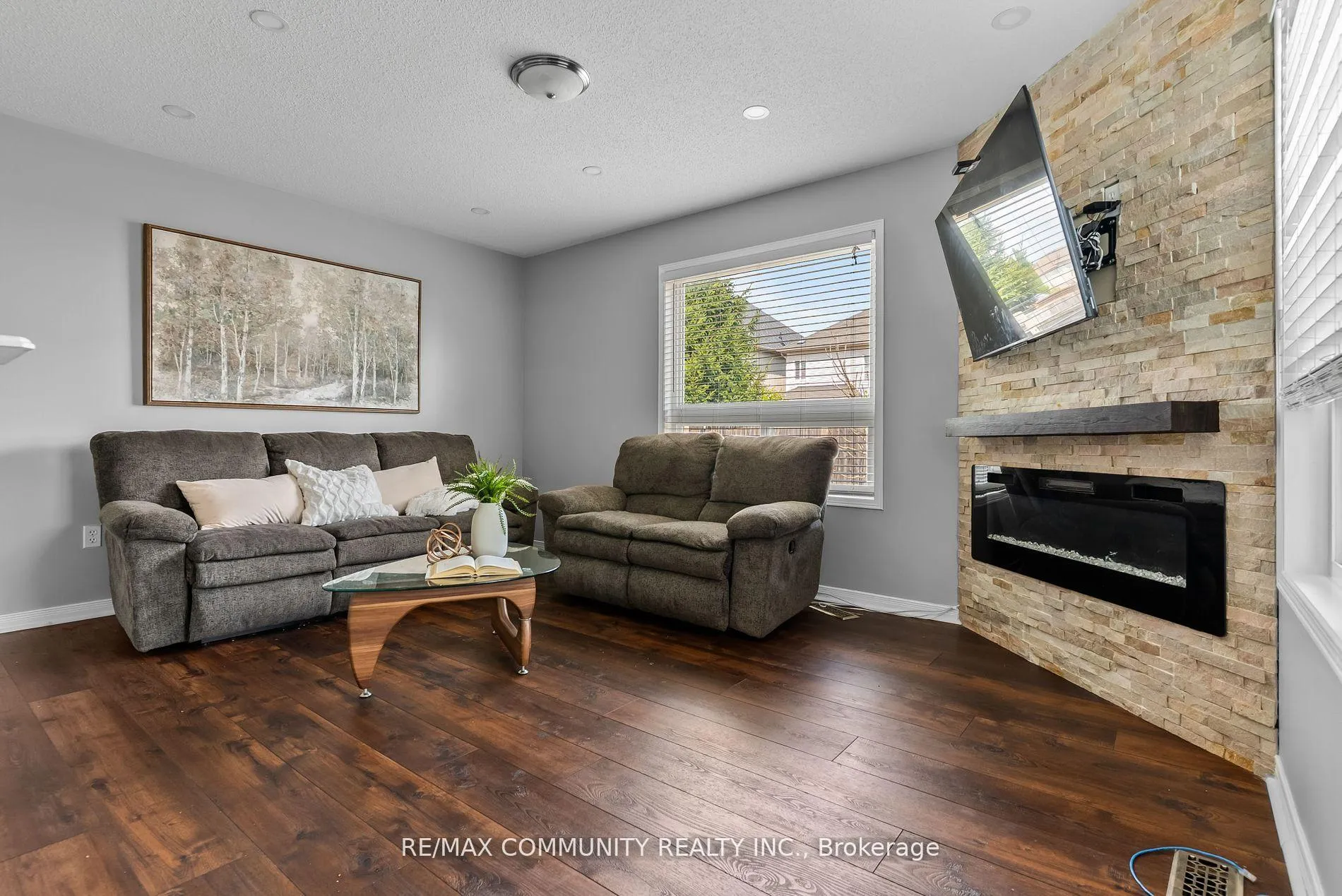 Photo 14 of 147 Argent Street, Clarington, Bowmanville — HOMEH