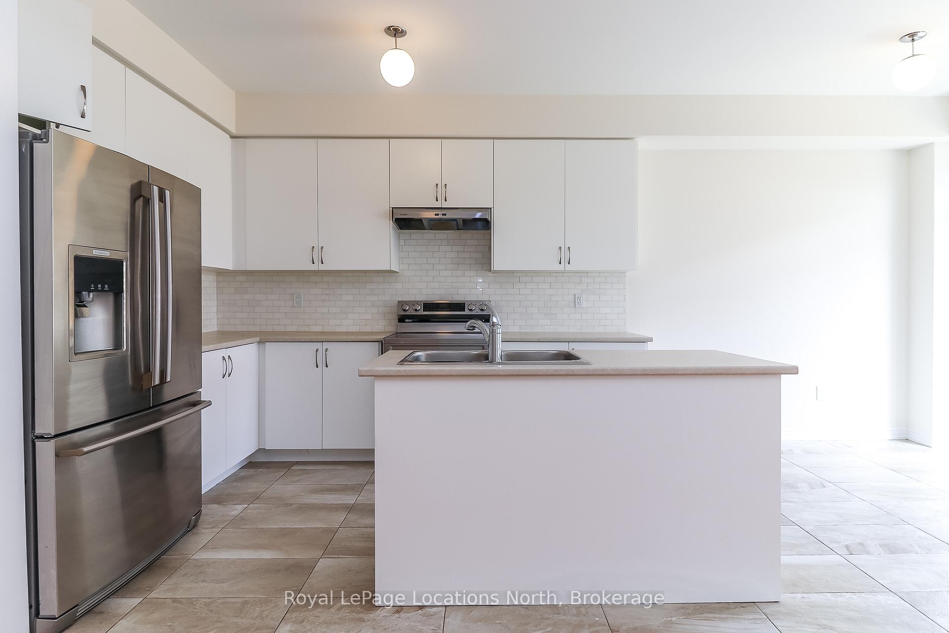 Photo 9 of 6 Durham Avenue, Barrie, Rural Barrie Southeast — HOMEH