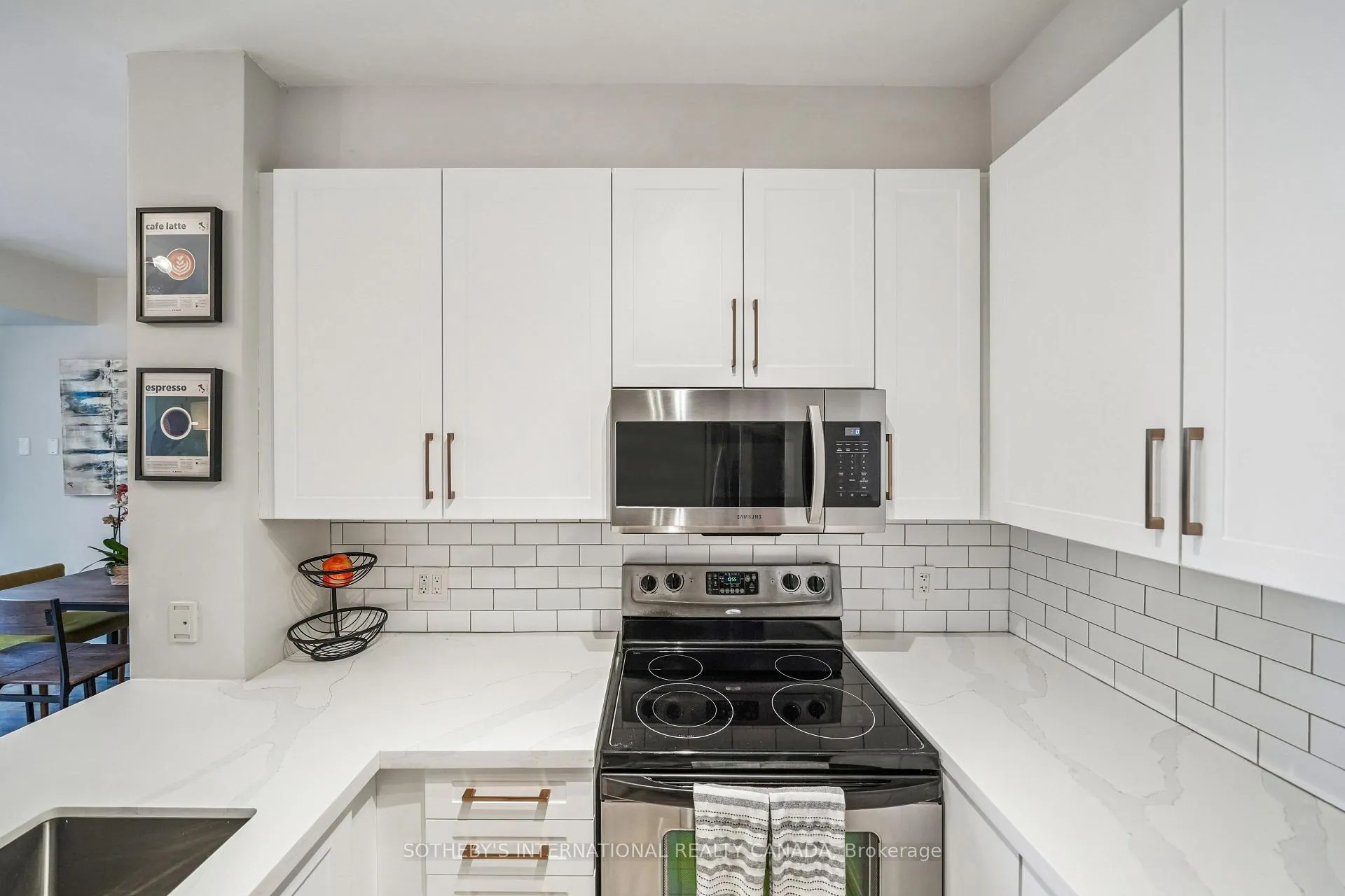 Photo 10 of Unit 708, 88 Broadway Avenue, Toronto, Mount Pleasant West — HOMEH