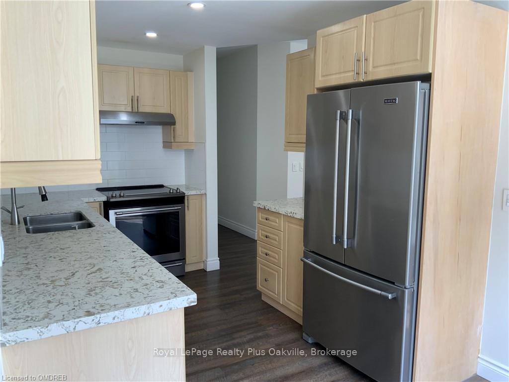 Photo 6 of Unit 203, 2000 Creekside Drive, Hamilton, Dundas — HOMEH