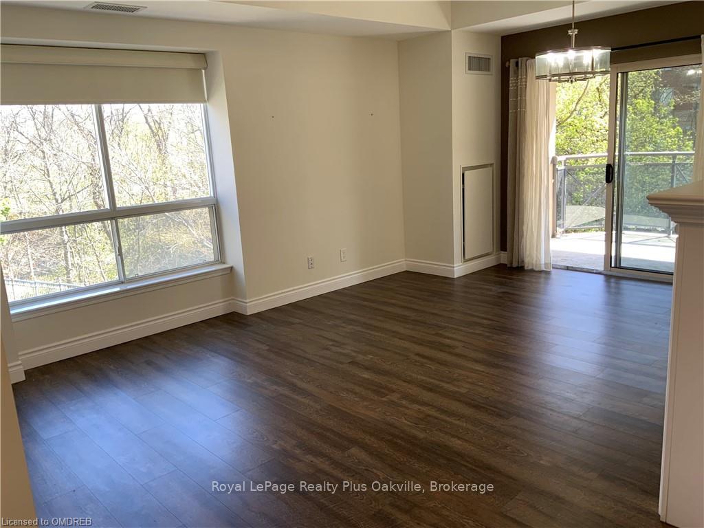 Photo 12 of Unit 203, 2000 Creekside Drive, Hamilton, Dundas — HOMEH
