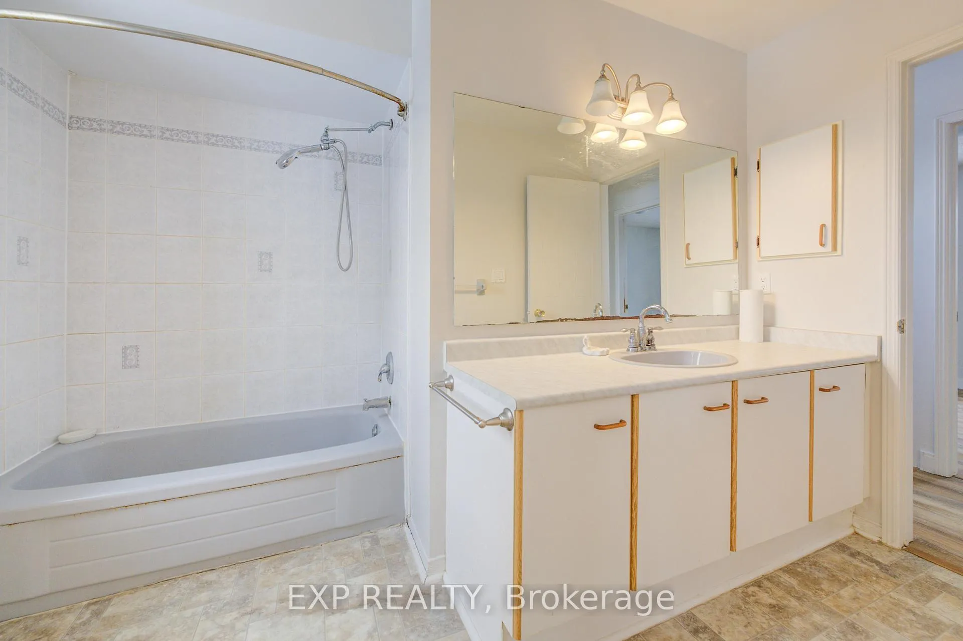 Photo 11 of Unit 112, 302 College Avenue W, Guelph, Dovercliffe Park/Old University — HOMEH