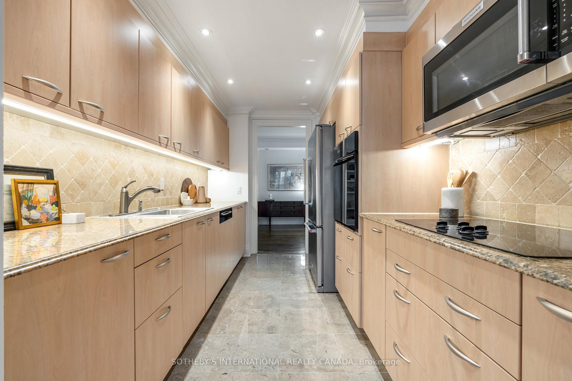 Photo 7 of Unit 908, 33 Delisle Avenue, Toronto, Yonge-St. Clair — HOMEH
