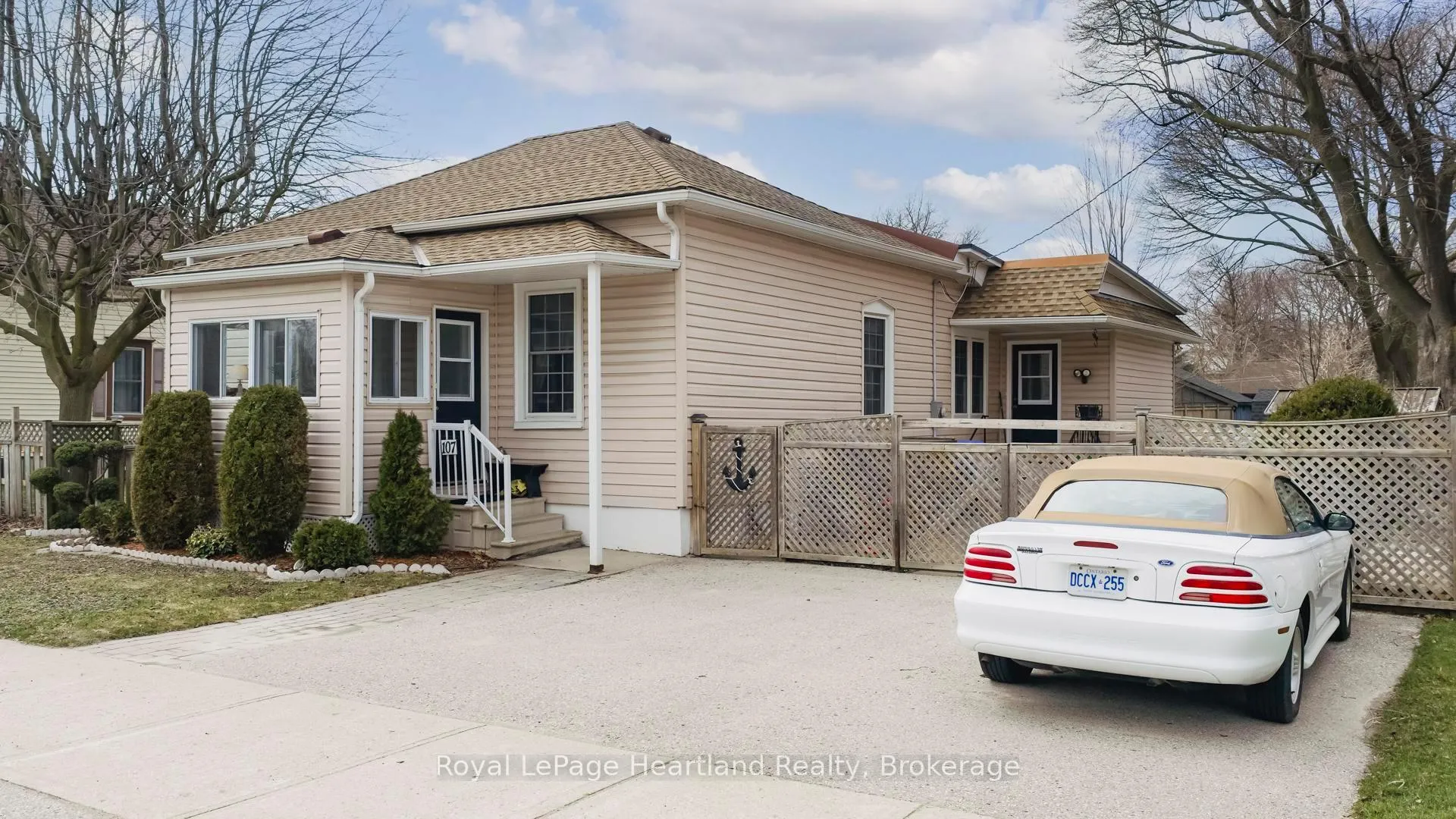 Photo 1 of 107 Victoria Street N, Goderich, Goderich (Town) — HOMEH